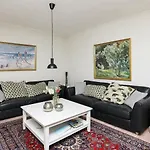 8 Person In Skagen-by Traum *