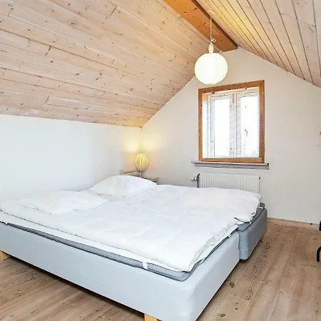 8 Person In Skagen-by Traum *